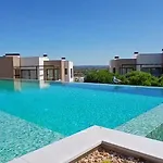Pestana Valley Nature Village Carvoeira