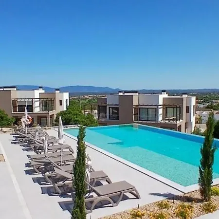 Pestana Valley Nature Village Hotel 4*