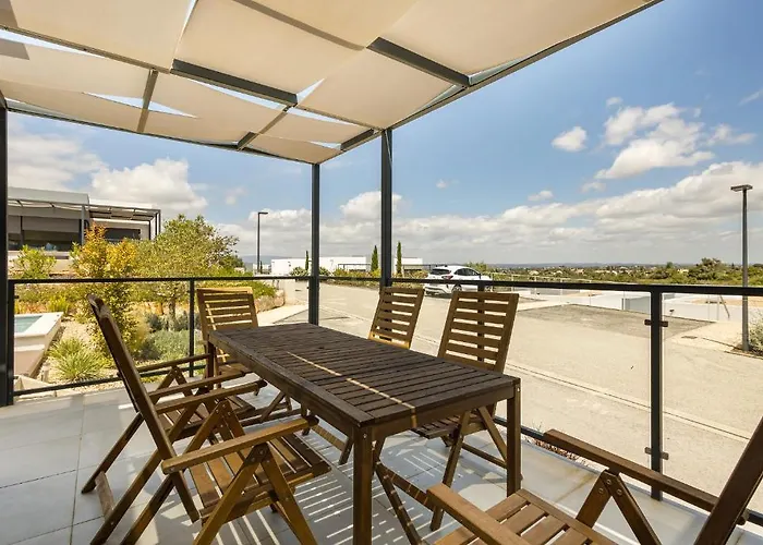 Pestana Valley Nature Village 4*